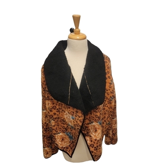 MINKPINK Leopard floral Sherpa Jacket size large - Picture 6 of 11